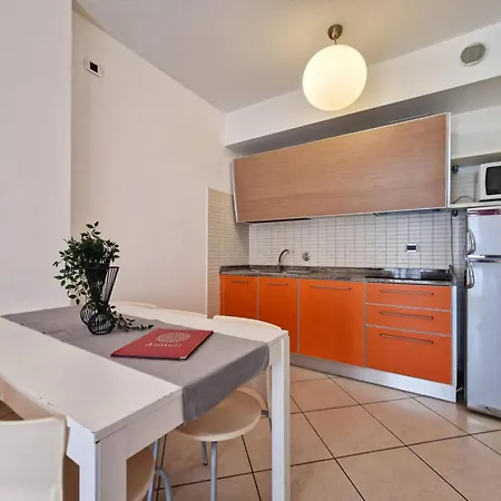 Cozy Hideaway In The Heart Of Appartamento